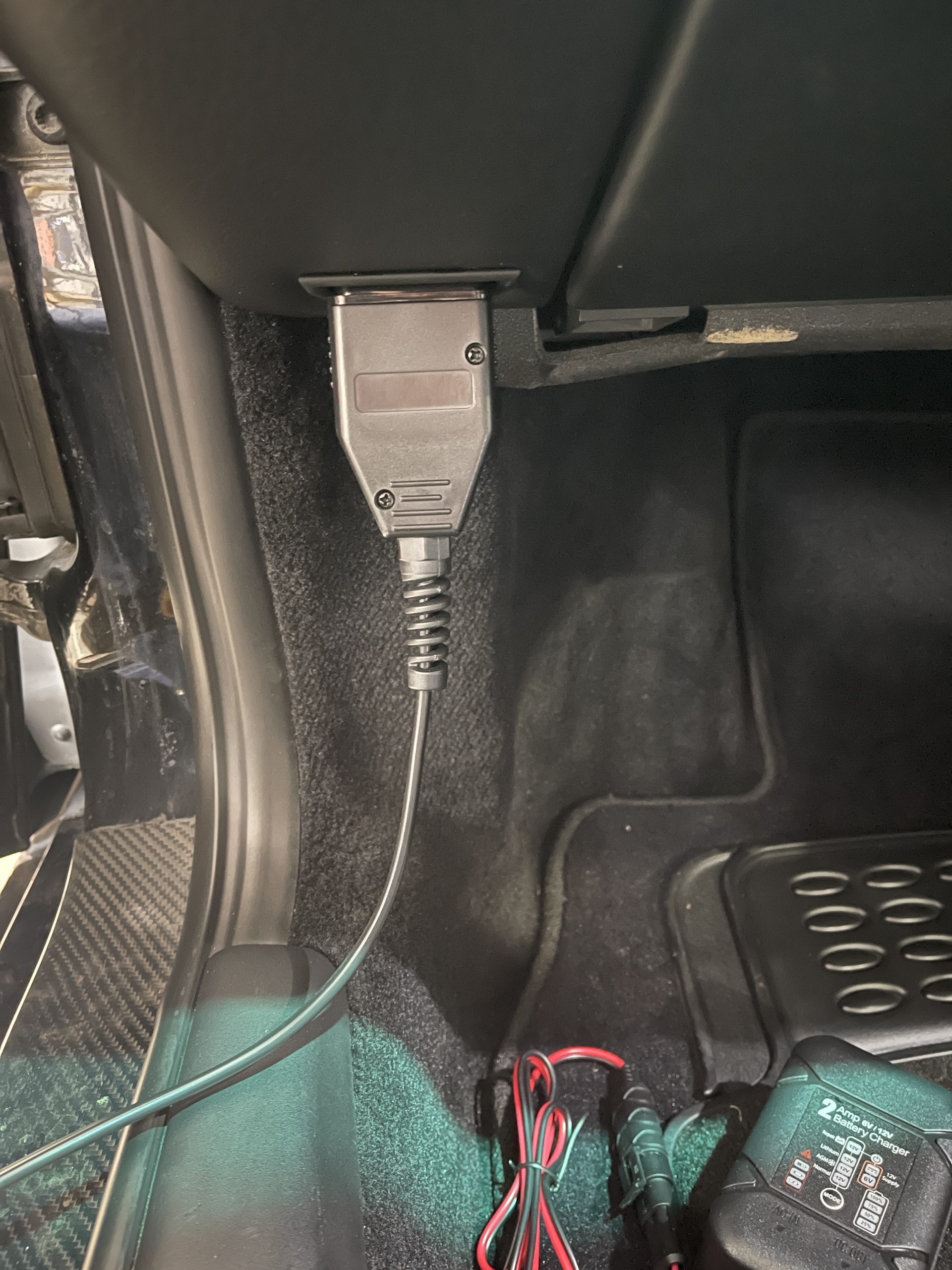 Porsche Battery Essential 6-12V 2amp Maintenance-Charging Made Easy (SKU:03-061) - Image 9
