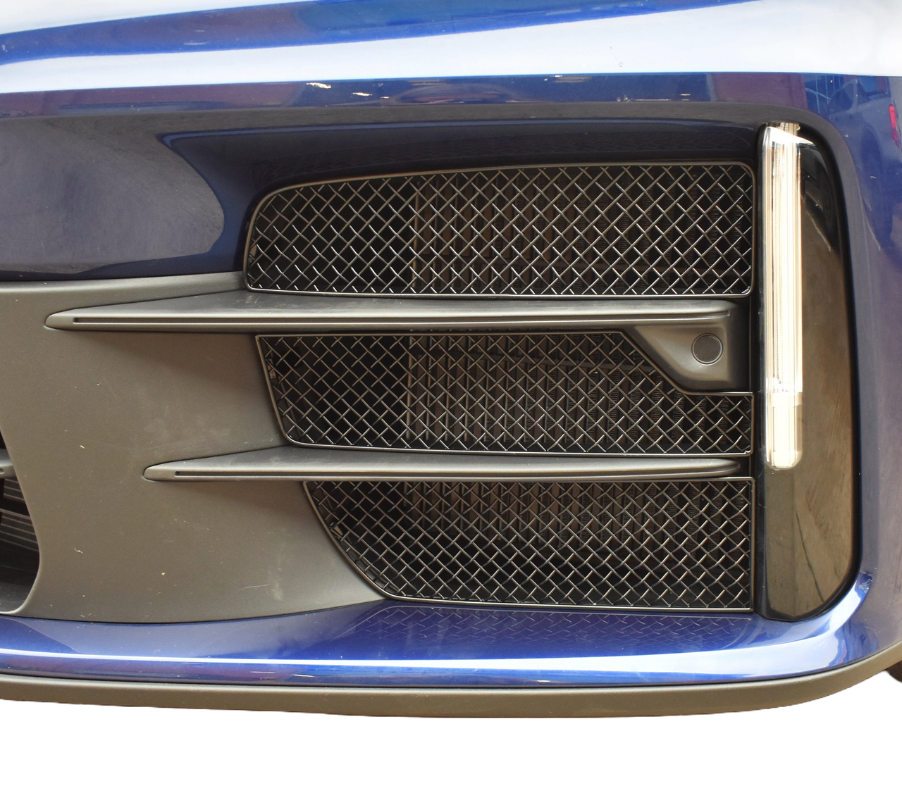 Porsche Panamera E-Hybrid 4 Outer Grille Set 2024- (SKU:ZPR104424B)